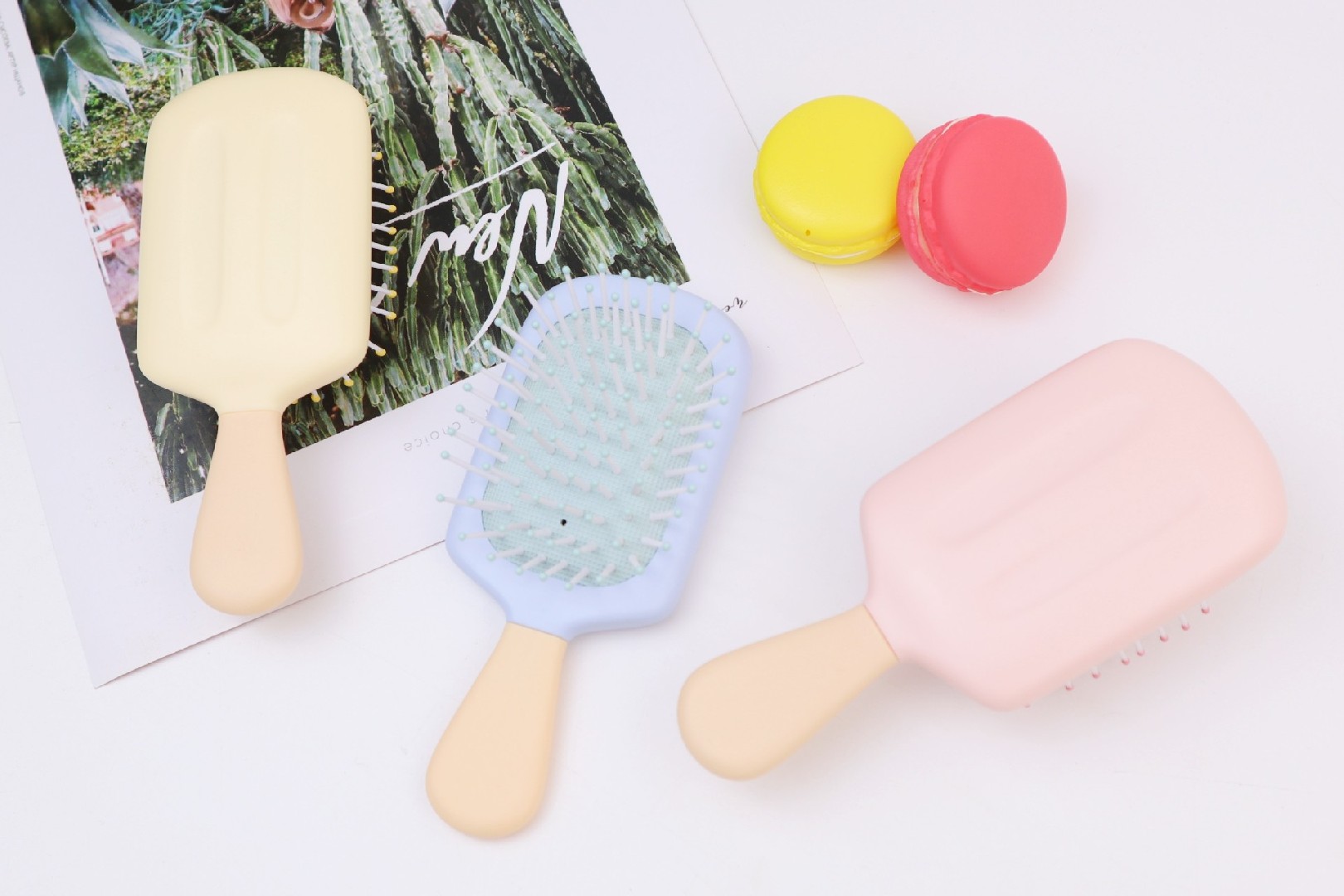Mini Hairbrush